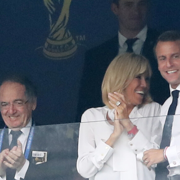 Noël Le Graët, président de la FFF, la première dame Brigitte Macron et son mari le président français Emmanuel Macron - People au stade Loujniki lors de la finale de la Coupe du Monde de Football 2018 à Moscou, opposant la France à la Croatie à Moscou le 15 juillet 2018 © Cyril Moreau/Bestimage