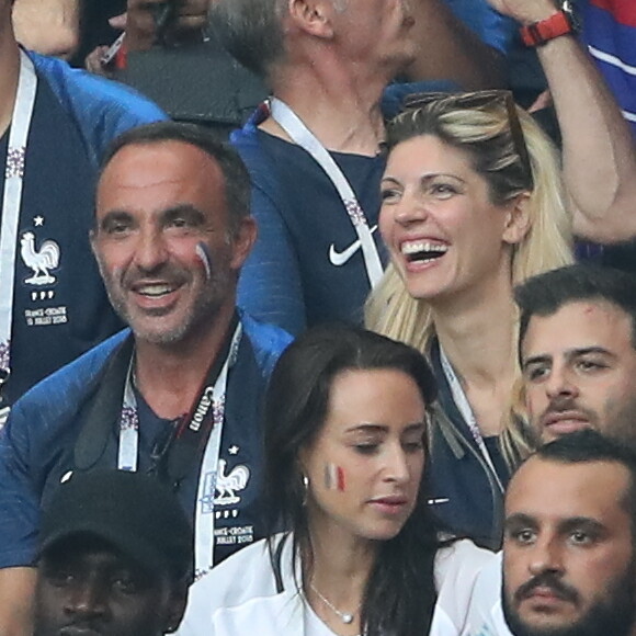Nikos Aliagas et sa compagne Tina Grigoriou, Omar Sy - People au stade Loujniki lors de la finale de la Coupe du Monde de Football 2018 à Moscou, opposant la France à la Croatie à Moscou le 15 juillet 2018 © Cyril Moreau/Bestimage
