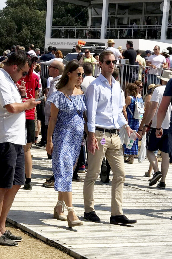 Pippa Middleton, enceinte, et son mari James Matthews au Festival of Speed de Goodwood le 14 juillet 2018, à Chichester dans le West Sussex.