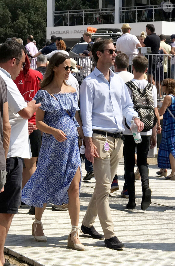 Pippa Middleton, enceinte, et son mari James Matthews au Festival of Speed de Goodwood le 14 juillet 2018, à Chichester dans le West Sussex.
