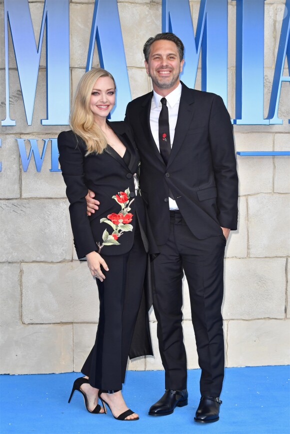 Amanda Seyfried et son mari Thomas Sadoski à la première de "Mamma Mia! Here We Go Again" au cinéma Eventim Apollo à Londres, le 16 juillet 2018.