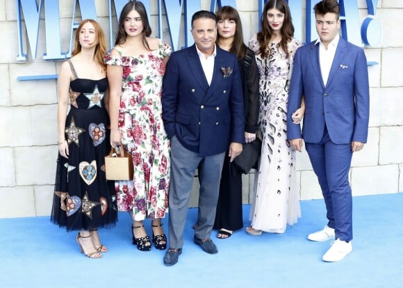 Andy Garcia avec sa femme Marivi et leurs enfants Andres, Alessandra, Daniella et Dominik à la première de "Mamma Mia! Here We Go Again" au cinéma Eventim Apollo à Londres, le 16 juillet 2018.