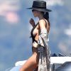 Exclusif - Kourtney Kardashian porte un maillot de bain une pièce très sexy en vacances sur un yacht avec ses enfants et son compagnon Younes Bendjima au large de Portofino en Italie, le 2 juillet 2018.