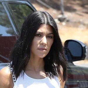 Kourtney Kardashian - Exclusif - Les soeurs Kardashian sont allées faire du bowling à Woodland Hills, le 17 juillet 2018.