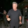 Alec Baldwin quitte le restaurant "Craig's" en oubliant de payer et se fait rattraper par la serveuse sur le parking. Probablement étourdi ou pressé, Alec Baldwin s'est empressé de régler la note, assis à l'arrière de sa voiture. Los Angeles, le 17 juillet 2018.