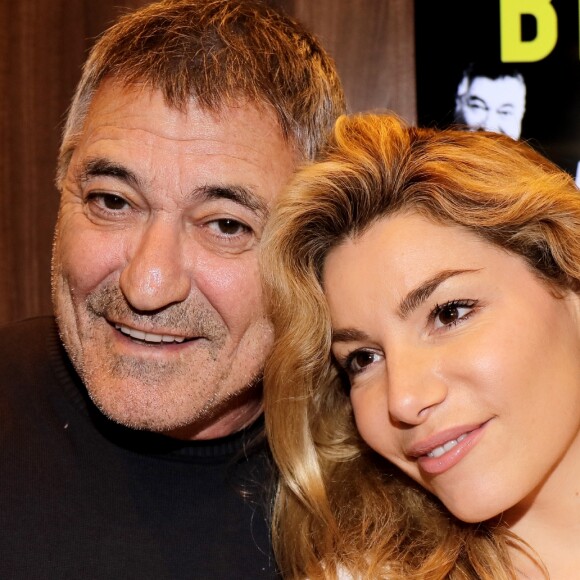 Jean-Marie Bigard et sa femme Lola Marois Bigard - Personnalités en dédicace au salon du livre "Livre Paris 2018" à Paris. Le 17 mars 2018.