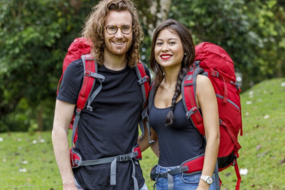 Maxime et Alizée, 26 et 25 ans, le jeune couple de Neuilly qui participe à "Pékin Express : La Course infernale" sur M6. 