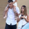 Gareth Bale et sa compagne Emma Rhys-Jones avec leurs enfants Alba Violet Bale et Nava Valentina Bale à Malibu le 12 juin 2017.