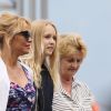 Exclusif - Pamela Anderson se promène avec sa mère Carol et sa nièce à Vancouver au Canada le 23 juin 2016.