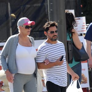 Exclusif - Brigitte Nielsen (enceinte à 54 ans) et son mari Mattia Dessi dans les rues de Los Angeles le 11 juin 2018.