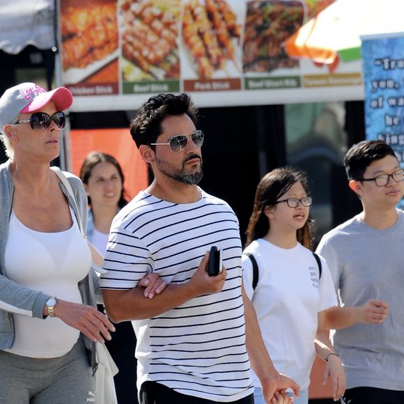 Exclusif - Brigitte Nielsen (enceinte à 54 ans) et son mari Mattia Dessi dans les rues de Los Angeles le 11 juin 2018.