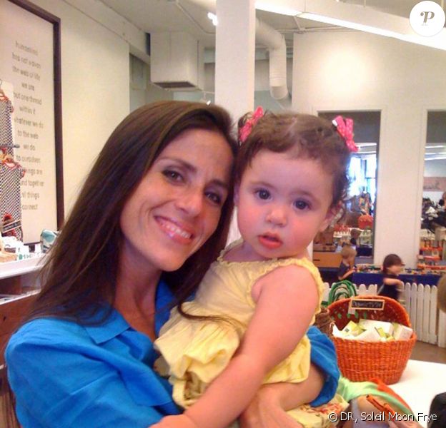Soleil Moon Frye est toujours aussi souriante... sa fille, moins ! - Purepeople