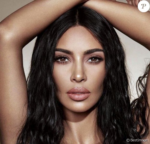 Kim Kardashian pose pour la campagne de sa marque de cosmétiques KKW Beauty, le 29 juillet 2018.