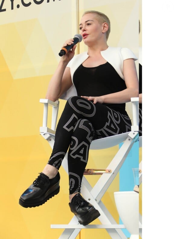 Rose McGowan prend la parole lors d'une conférence sur le mouvement #MeToo à l'OZY Festival à New York, le 21 juillet 2018.