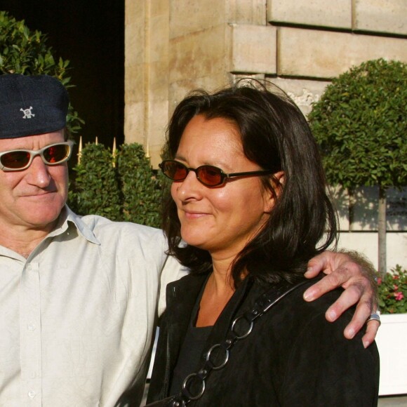 Robin Williams et sa femme Marsha Garces à Paris en 2002.