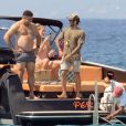 Exclusif - L'ex-footballeur brésilien Ronaldo en vacances avec sa compagne Celina Locks et des amis à Formentera, le 21 juillet 2018.