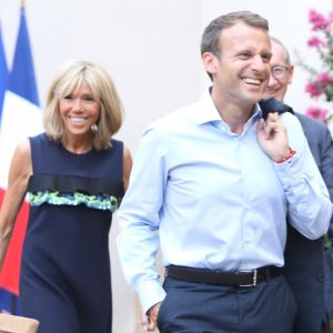 Le président Emmanuel Macron et sa femme la première dame Brigitte Macron reçoivent la première ministre britannique Theresa May et son mari Philip May au Fort de Brégançon le 3 août 2018. © Franz Chavaroche / Nice Matin / Bestimage