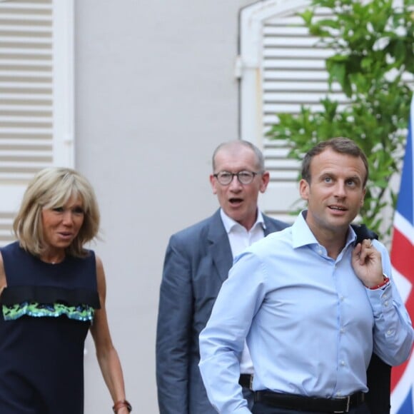 Le président Emmanuel Macron et sa femme la première dame Brigitte Macron reçoivent la première ministre britannique Theresa May et son mari Philip May au Fort de Brégançon le 3 août 2018. © Franz Chavaroche / Nice Matin / Bestimage