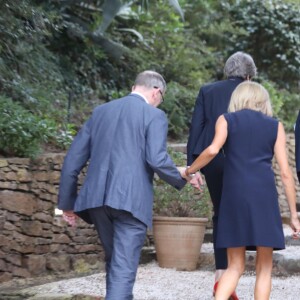 Le président Emmanuel Macron et sa femme la première dame Brigitte Macron reçoivent la première ministre britannique Theresa May et son mari Philip May au Fort de Brégançon le 3 août 2018. © Franz Chavaroche / Nice Matin / Bestimage