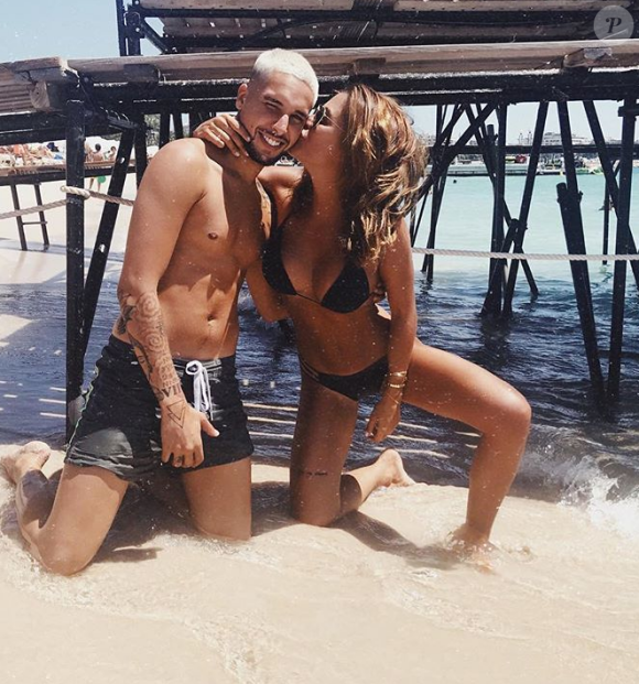 Anaïs Camizuli et Eddy à la plage - Instagram, 19 juillet 2018