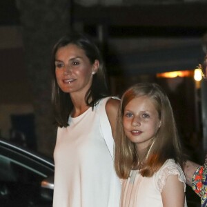 La reine Letizia d'Espagne, la princesse Leonor et la reine Sofia à Palma de Majorque le 4 août 2018 pour le dîner de clôture de la 37e Copa del Rey.