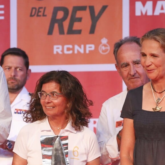 Le roi Felipe VI d'Espagne et sa soeur l'infante Elena ont remis les prix de la 37e Copa del Rey à Palma de Majorque le 4 août 2018.