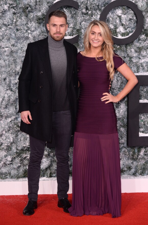Aaron Ramsey et sa femme Colleen le 15 décembre 2016 à Londres lors de l'avant-première de Collateral Beauty.