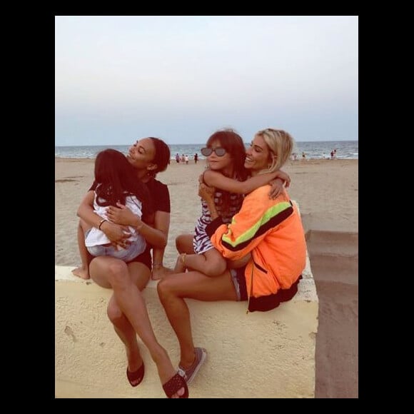 Alexandra Rosenfeld et Valérie Begue avec leurs filles - Instagram, 8 août 2018