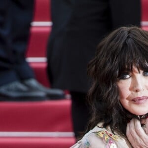 Isabelle Adjani (robe Dior) - Montée des marches du film "Everybody Knows" lors de la cérémonie d'ouverture du 71ème Festival International du Film de Cannes, France, le 8 mai 2018. © Pierre Perusseau/Bestimage