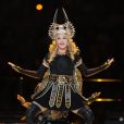 Madonna en  Givenchy par Riccardo Tisci  lors de la mi-temps du Superbowl à Indianapolis, en 2012.