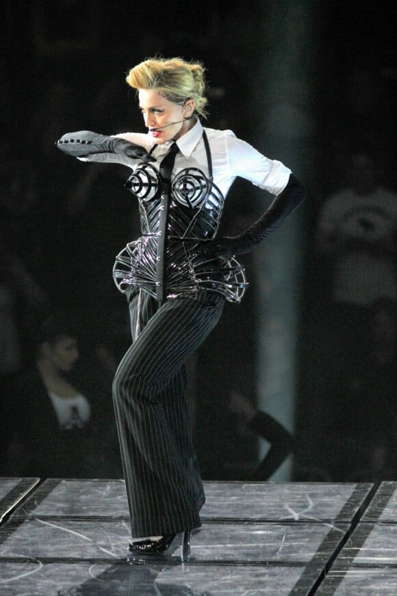 Madonna en corset revisité par Jean Paul Gaultier lors de son "MDNA Tour" à New York, en 2012.