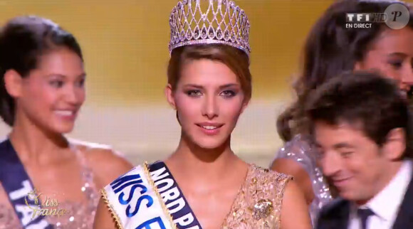Camille Cerf (Miss Nord-Pas-de-Calais) est sacrée Miss France 2015, lors de la cérémonie de Miss France 2015 sur TF1, le samedi 6 décembre 2014.