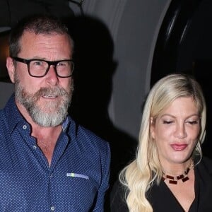 Tori Spelling et son mari Dean McDermott sont allés diner en amoureux au restaurant Craig à West Hollywood, le 13 août 2018.