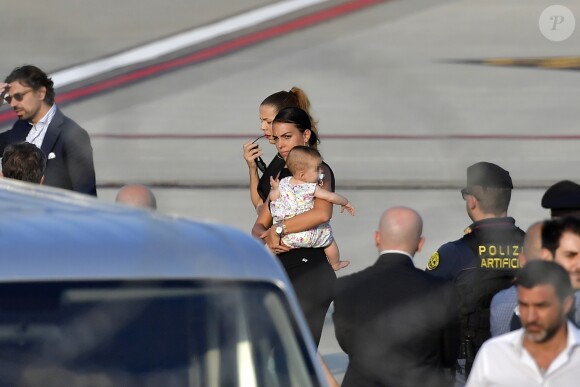 Cristiano Ronaldo arrive à Turin avec sa famille, le 29 juillet 2018.