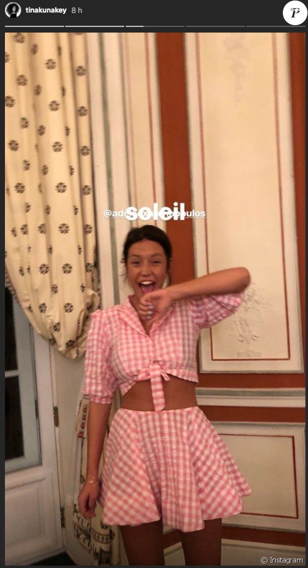 Tina Kunakey a posté une photo d'Adèle Exarchopoulos sur Instagram le 23 août 2018, veille de son mariage avec Vincent Cassel.