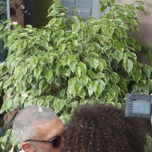 Sortie des mariés lors du mariage civil de Vincent Cassel et Tina Kunakey à la mairie de Bidart le 24 août 2018. © Patrick Bernard / Guillaume Collet / Bestimage