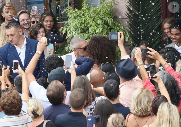 Sortie des mariés lors du Mariage civil de Vincent Cassel et Tina Kunakey à la mairie de Bidart au pays basque le 24 août 2018. © Patrick Bernard / Guillaume Collet / Bestimage