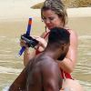 Exclusif - Khloe Kardashian et son compagnon Tristan Thompson font du snorkeling en amoureux lors de la visite d'une île abandonnée au large de Puerto Vallarta au Mexique, le 15 août 2018.