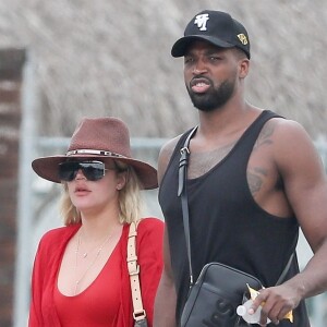 Exclusif - Khloe Kardashian et son compagnon Tristan Thompson - Les soeurs Kardashian passent la journée en bateau avec leurs compagnons et leurs amis au large de Puerto Vallarta au Mexique. Le 15 août 2018.