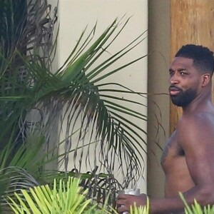 Exclusif  - Khloe Kardashian et son compagnon Tristan Thompson passent des vacances entre amis sous le soleil de Puerto Vallarta au Mexique. Le 12 août 2018.