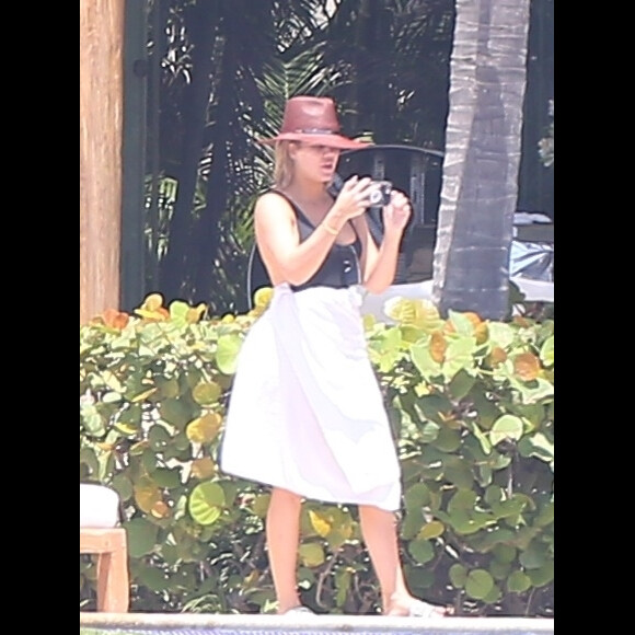 Exclusif  - Khloe Kardashian et son compagnon Tristan Thompson passent des vacances entre amis sous le soleil de Puerto Vallarta au Mexique. Le 12 août 2018.