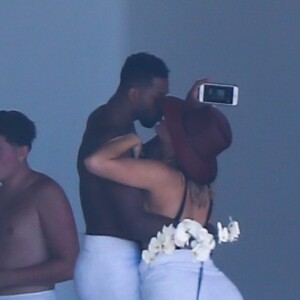 Exclusif  - Khloe Kardashian et son compagnon Tristan Thompson passent des vacances entre amis sous le soleil de Puerto Vallarta au Mexique. Le 12 août 2018.