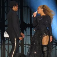 Beyoncé et Jay-Z : Panique à leur concert, un fan les pourchasse sur scène