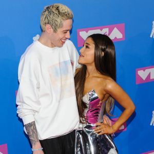 Ariana Grande et son fiancé Pete Davidson - Photocall des MTV Video Music Awards 2018 au Radio City Music Hall à New York, le 20 août 2018.