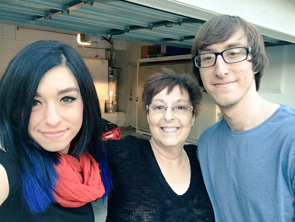 Christina Grimmie avec sa maman et son frère en mai 2016.