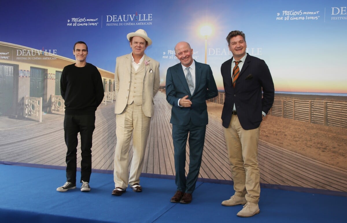 Photo Joaquin Phoenix, Jacques Audiard, John C. Reilly et Thomas Bidegain au photocall du film