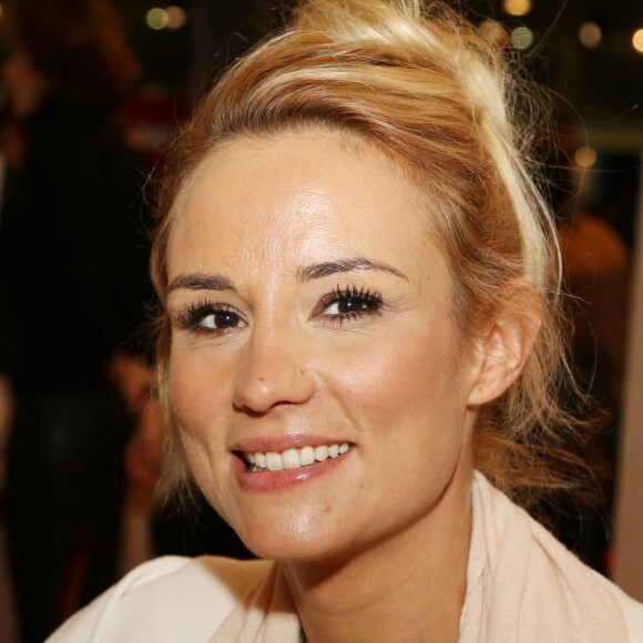 Elodie Gossuin - Salon du livre à la porte de Versailles à Paris le 18 mars 2018. © Denis Guignebourg/Bestimage Book Fair at the Porte de Versailles in Paris on March 18, 2018.