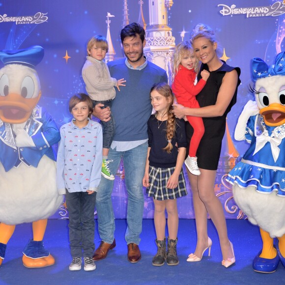 Elodie Gossuin, Bertrand Lacherie et leurs 4 enfants Rose Lacherie, Jules Lacherie, Joséphine Lacherie, Léonard Lacherie - 25e anniversaire de Disneyland Paris à Marne-La-Vallée le 25 mars 2017 © Veeren Ramsamy / Bestimage