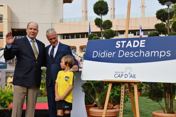 Le prince Albert II de Monaco et Didier Deschamps durant l'inauguration du Stade de football Didier Deschamps à Cap d'Ail le 12 septembre 2018. © Bruno Bebert / Bestimage
