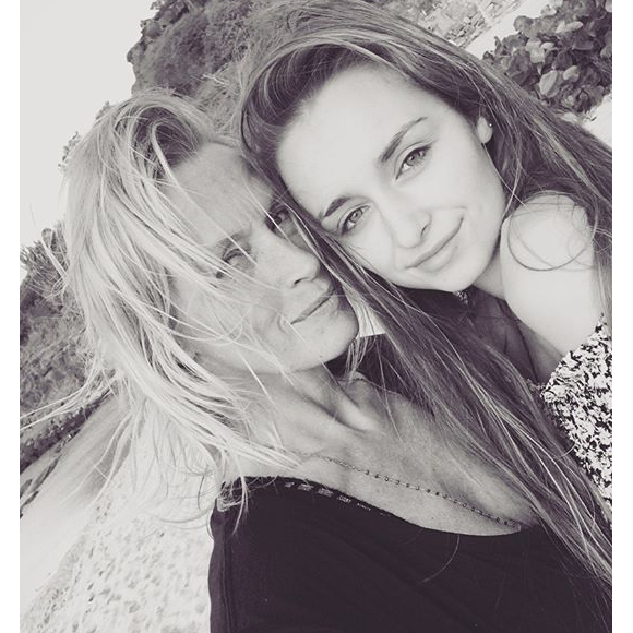 Estelle Lefébure et Emma Smet sur une photo publiée le 13 septembre 2018 pour les 21 ans de la jeune femme.